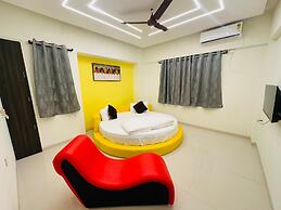 Hotel Yellow House