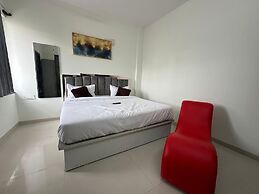 Hotel Yellow House