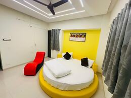 Hotel Yellow House