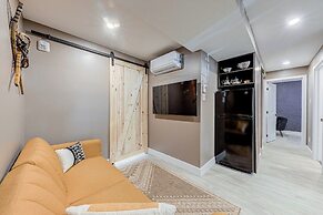 Beautiful Vieux Quebec 2 Bed Apt