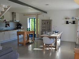 Comfortable Holiday Home With Enclosed Garden
