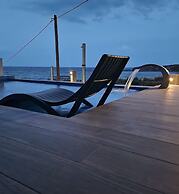 The Diamond of Kriaritsi private pools