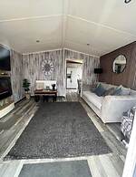 Tattershall Lakeside Lodge - Tranquil Retreat