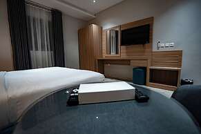 Holiday Plus Tabba Apartments
