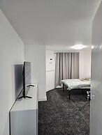 Basement Apartment Near City Centre