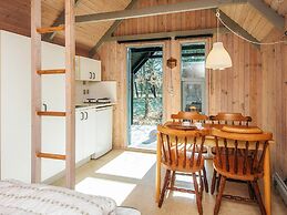 Cabin in Camping Resort-shared Bathroom