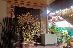 Noah’s Ark Cannabis Bar Restaurant Hostel