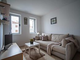 Rovinj Seaside Apartment for 3
