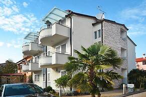 Rovinj Seaside Apartment for 3