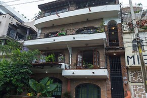Charming 2BR Romantic Zone Private Pool