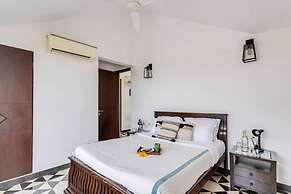 Modern 2bhk w Rooftop Pool 10 Mins Drive to Beach
