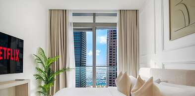LUX The Marina Gate Sea View Suite