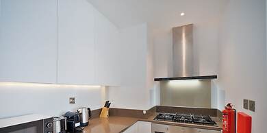 LUX The Marina Gate Sea View Suite