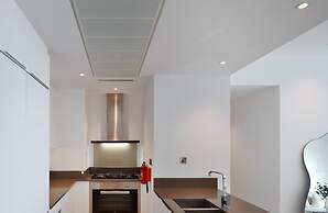 LUX The Marina Gate Sea View Suite