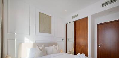 LUX The Marina Gate Sea View Suite