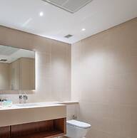 LUX The Marina Gate Sea View Suite