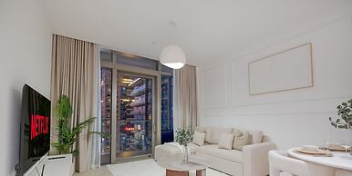 LUX The Marina Gate Sea View Suite