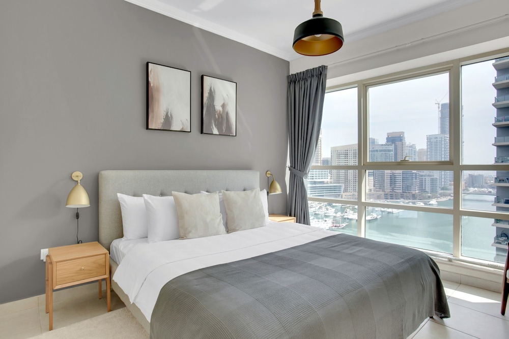 Cozy Marina View 1BR w Pool Gym