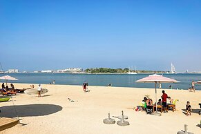 Upgraded 2BR Apartment at the Beach