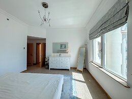 Upgraded 2BR Apartment at the Beach