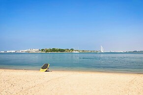 Upgraded 2BR Apartment at the Beach