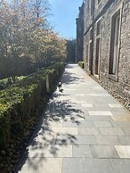Spacious one bed Quartermile Apartment With Breathtaking Park Views - 