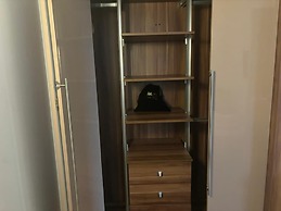 Spacious one bed Quartermile Apartment With Breathtaking Park Views - 