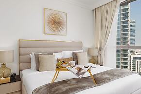 Maison Privee - Inviting Apt with Fabulous Dubai Canal & Skyline Vws