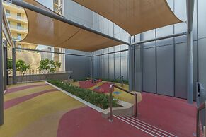 Maison Privee - Inviting Apt with Fabulous Dubai Canal & Skyline Vws