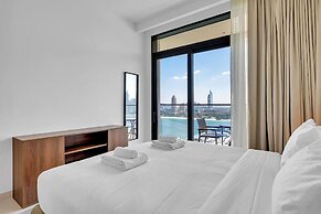 Marina Harbour View 2BR & Beach Access