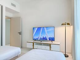 High floor Panoramic 2BR & Private Beach