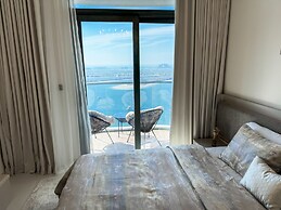 High floor Panoramic 2BR & Private Beach