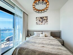 High floor Panoramic 2BR & Private Beach