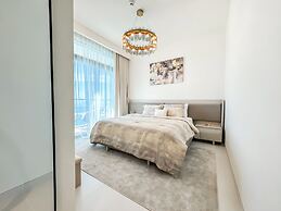 High floor Panoramic 2BR & Private Beach