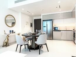 High floor Panoramic 2BR & Private Beach