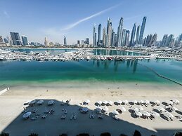 High floor Panoramic 2BR & Private Beach
