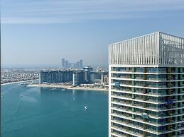 High floor Panoramic 2BR & Private Beach