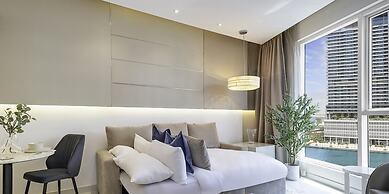 LUX The Voleo Canal View Suite