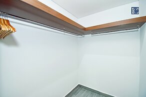 Elegant 3BR Apt. 4 Balconies in 29 Blvd