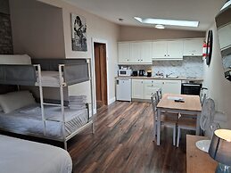 Mattys Pub & Apartments