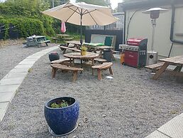 Mattys Pub & Apartments