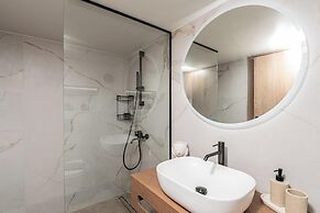 Niman Beachside Apartments