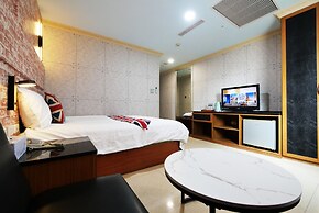 IHI loveriver Hotel