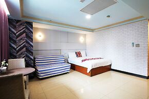 IHI loveriver Hotel