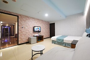 IHI loveriver Hotel