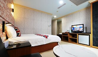 IHI loveriver Hotel