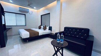 Hotel Kailas Lodging