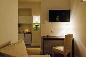 Aruna Suites