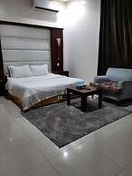 Ahlin Suites 3
