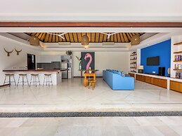 Villa Bugis Kayu Aya Seminyak